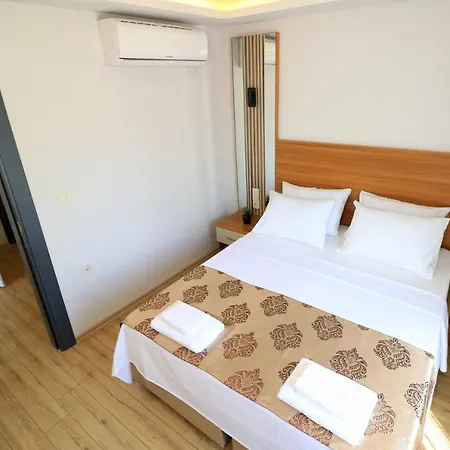 Hotel Almircan *